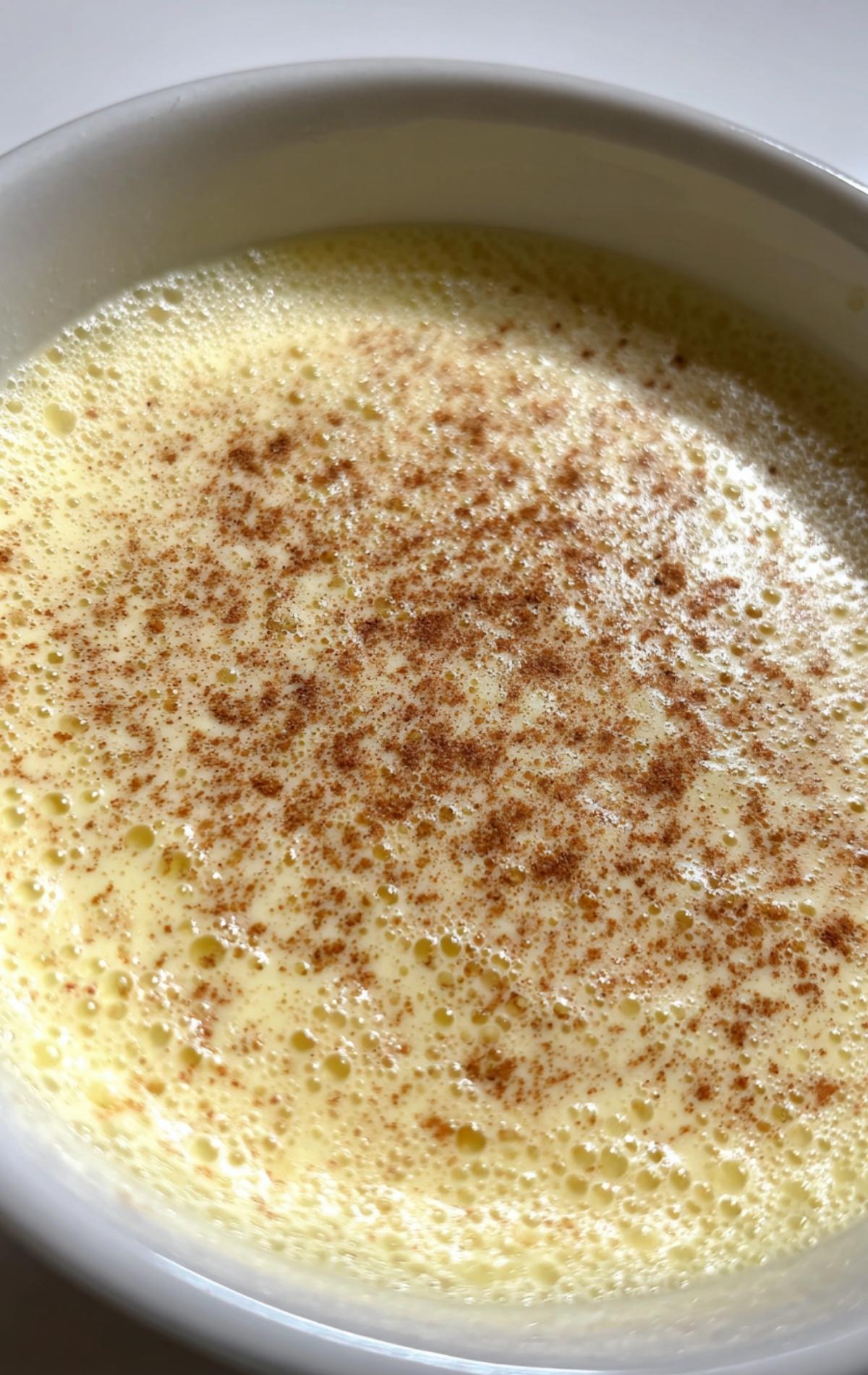 Appareil à flan pour fion gâteau, crème à la vanille et cannelle