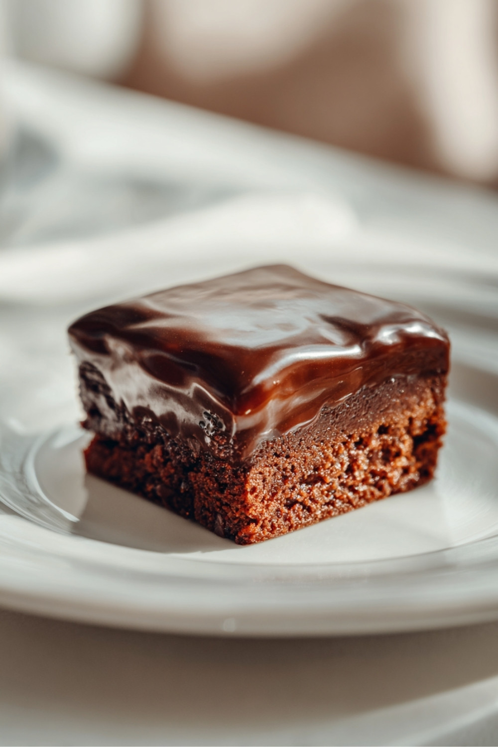 Pâte onctueuse du gâteau chocolat mascarpone Cyril Lignac versée dans le moule avant cuisson